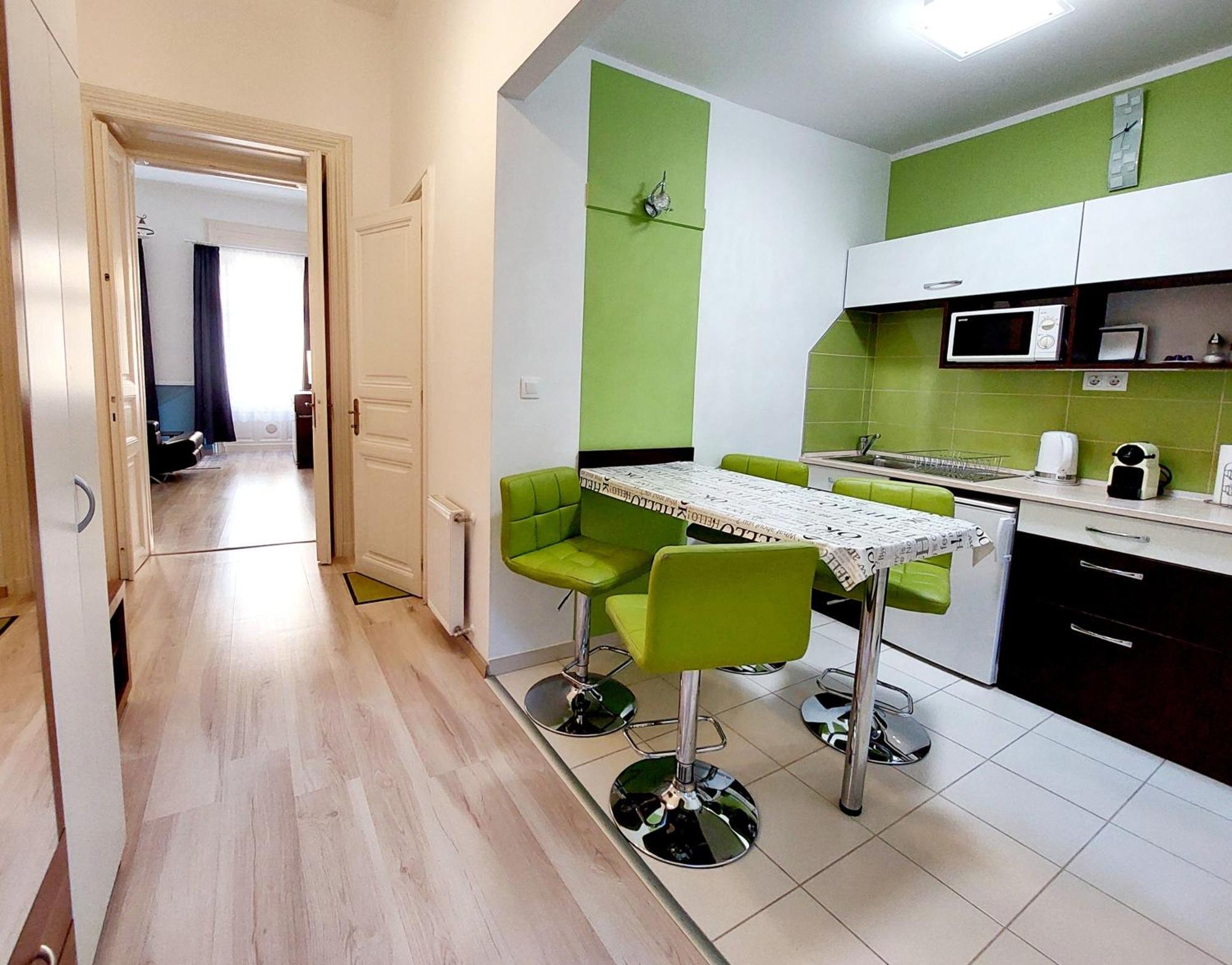 Eoetvoes Apartman ブダペスト エクステリア 写真